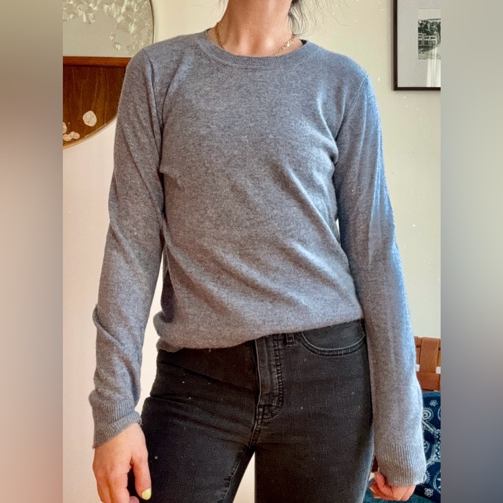 100% Cashmere Sweater in Periwinkle